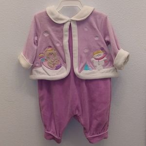 Girls matching outfit.